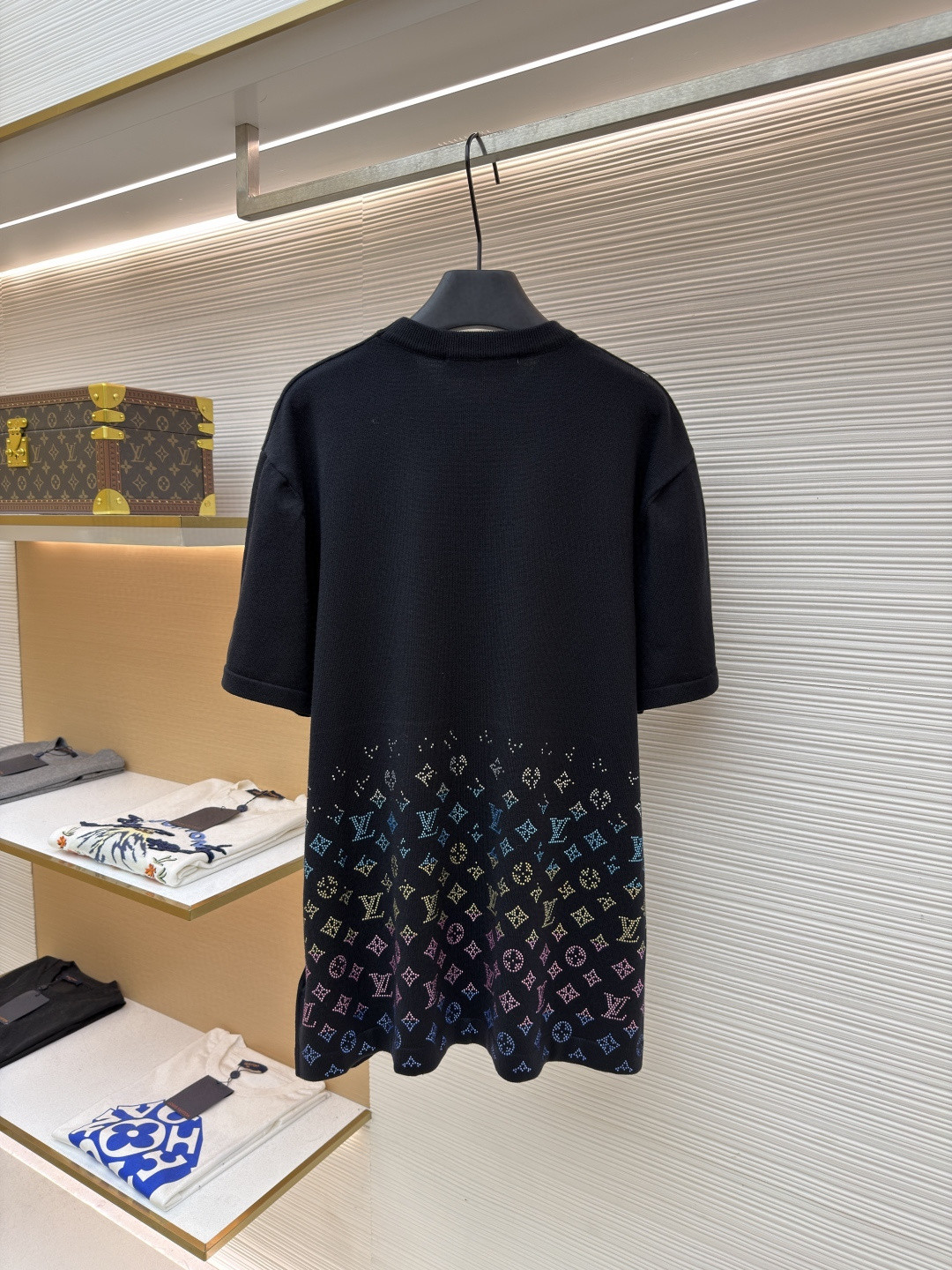 LOUIS VUITTON 路易威登 LV 彩色烫钻毛织 夏季 T恤 男女同款 短袖 白色 黑色 A5 