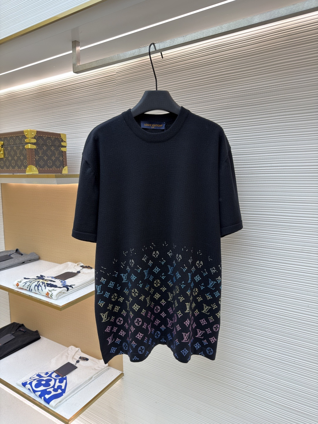 LOUIS VUITTON 路易威登 LV 彩色烫钻毛织 夏季 T恤 男女同款 短袖 白色 黑色 A5 