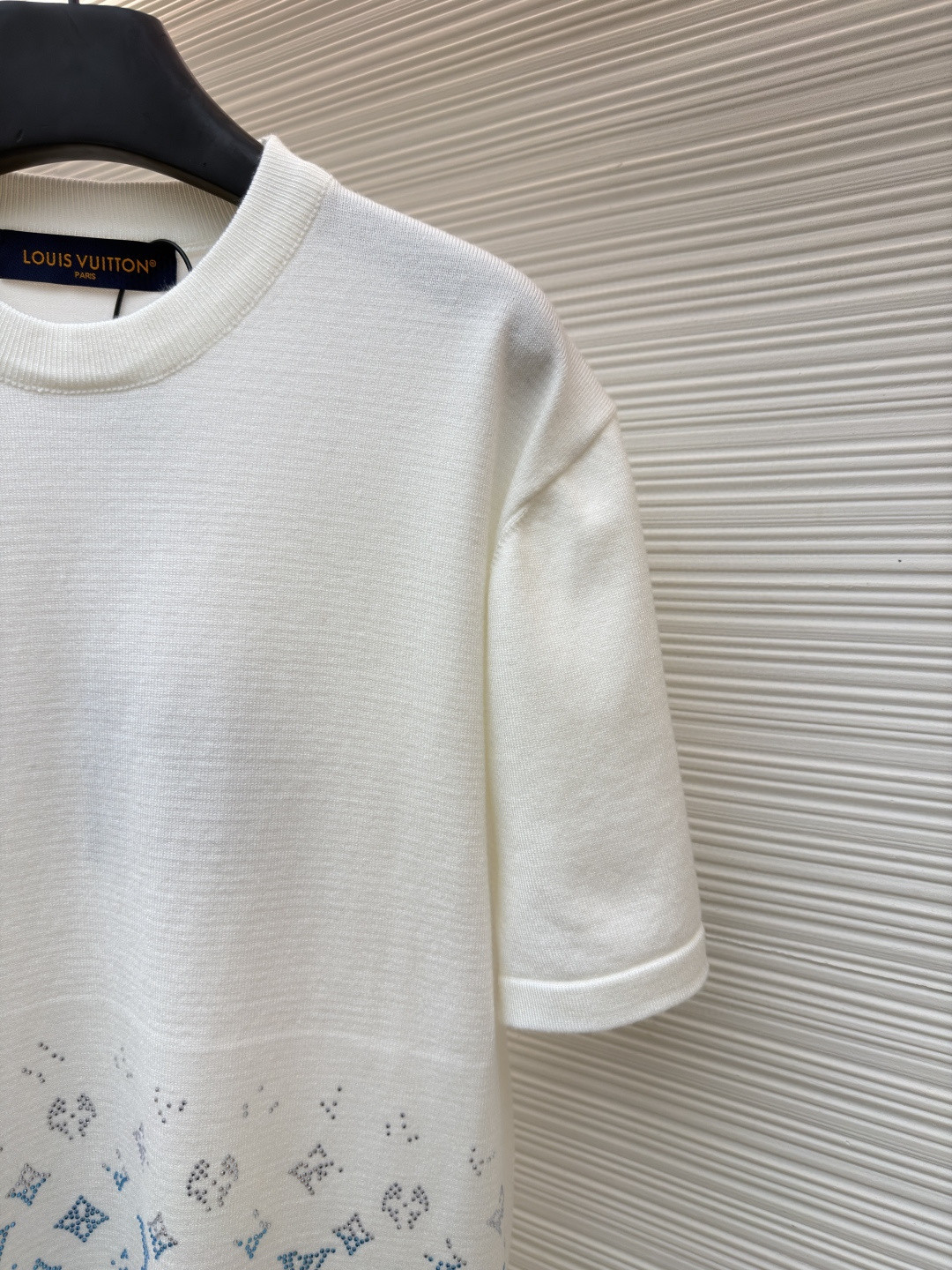 LOUIS VUITTON 路易威登 LV 彩色烫钻毛织 夏季 T恤 男女同款 短袖 白色 黑色 A5 