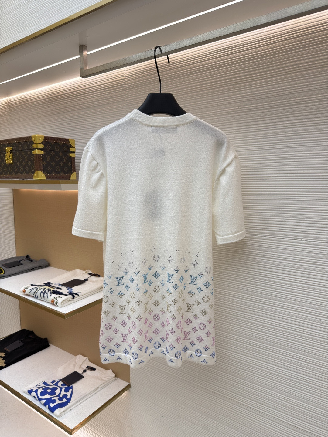 LOUIS VUITTON 路易威登 LV 彩色烫钻毛织 夏季 T恤 男女同款 短袖 白色 黑色 A5 