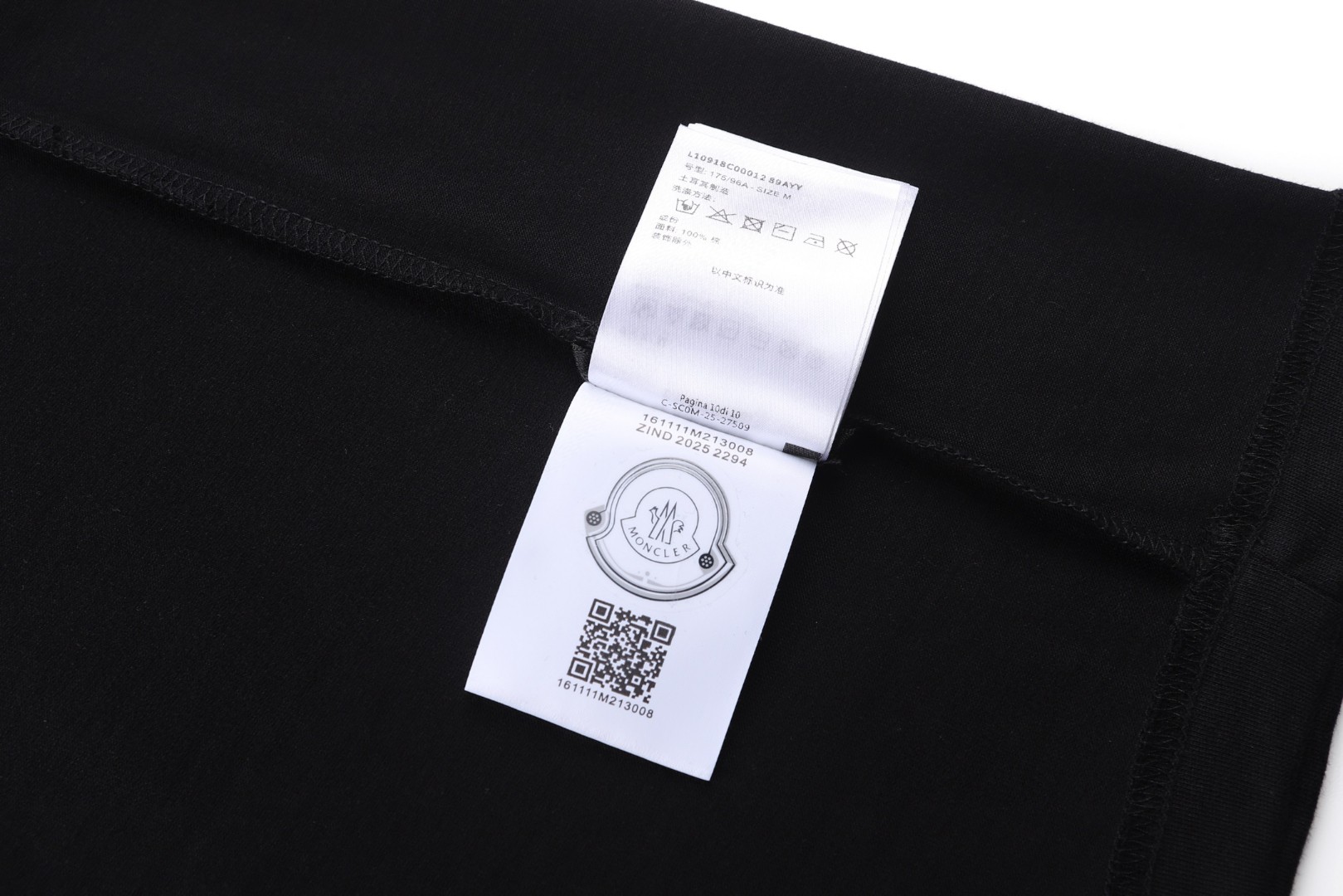 Moncler 蒙口 MonDuck 标识贴片刺绣圆领短袖 T恤 夏季 象牙白 黑色 A0 L10918C0001289AYY060