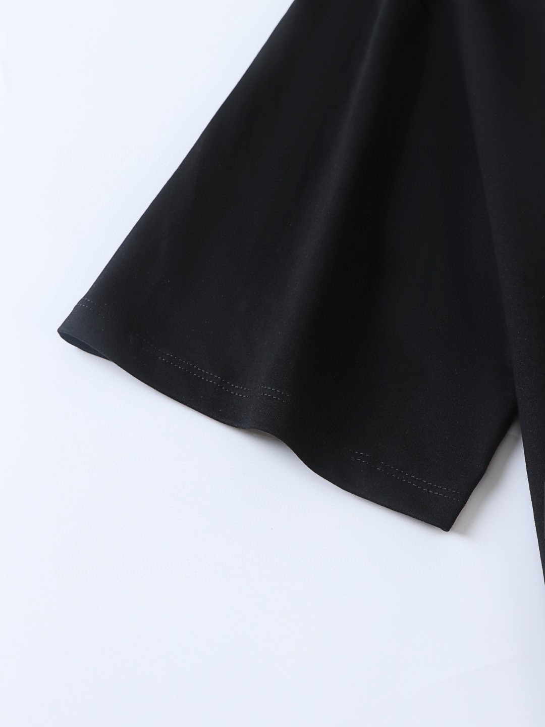 PRADA 普拉达 烫画压花logo圆领短袖 T恤 白色 黑色 A0 UJN782-S22110AV-F0009