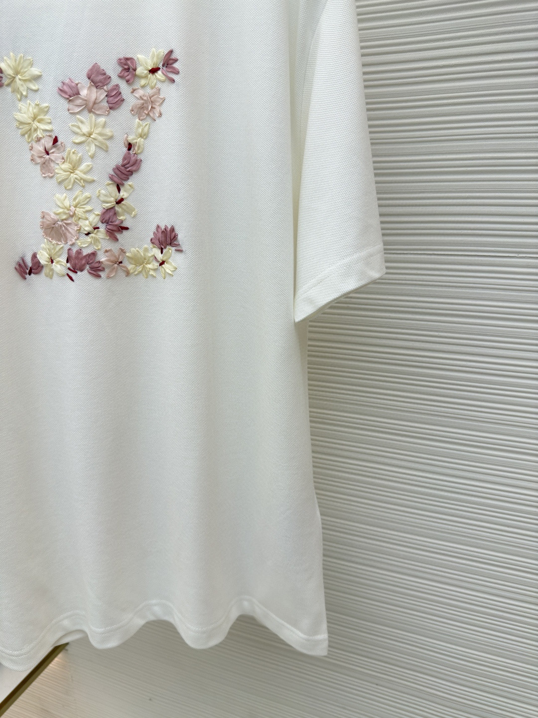 LOUIS VUITTON 路易威登 LV 丝带樱花圆领短袖 夏季 T恤 白色 A5 1AIMKD