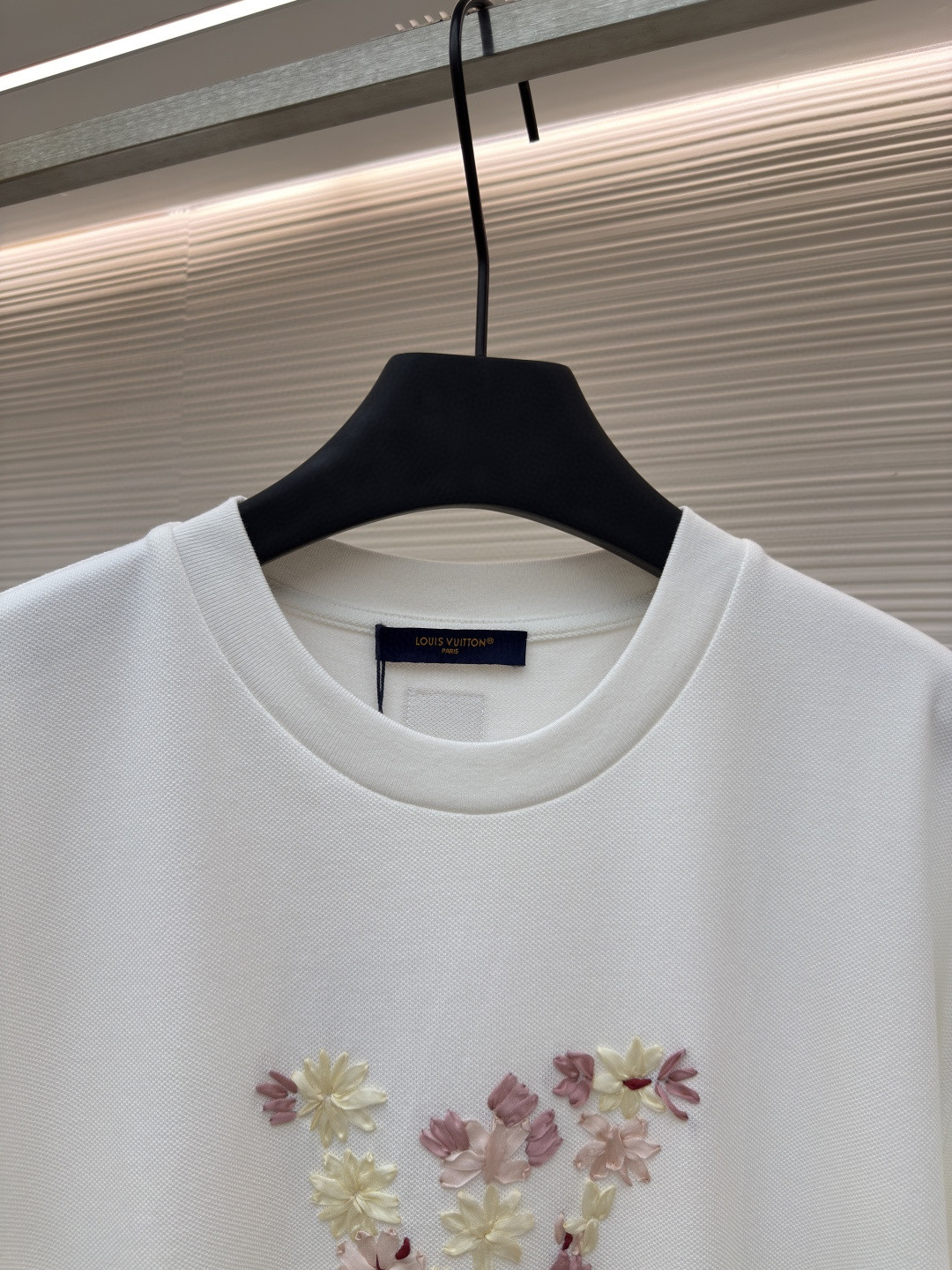 LOUIS VUITTON 路易威登 LV 丝带樱花圆领短袖 夏季 T恤 白色 A5 1AIMKD