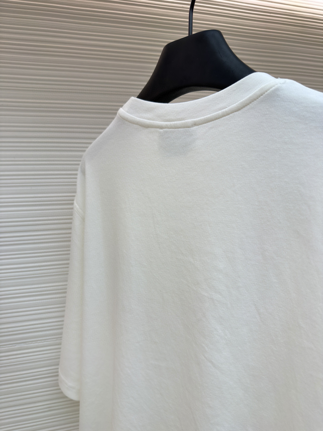 HERMES 爱马仕 贴饰皮革图案圆领短袖 T恤 夏款 灰色 蓝色 白色 A0 H557930HA3K