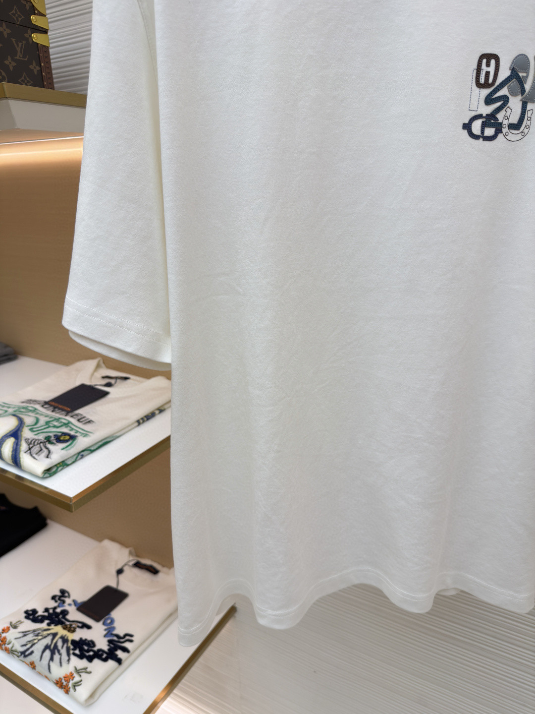 HERMES 爱马仕 贴饰皮革图案圆领短袖 T恤 夏款 灰色 蓝色 白色 A0 H557930HA3K