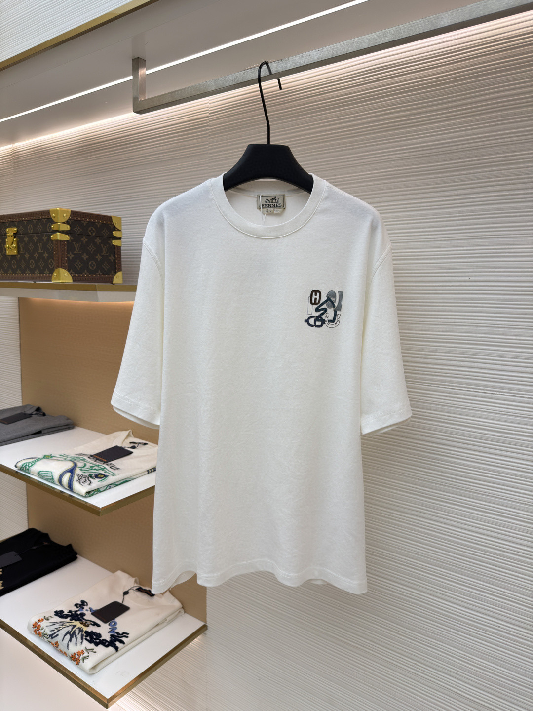 HERMES 爱马仕 贴饰皮革图案圆领短袖 T恤 夏款 灰色 蓝色 白色 A0 H557930HA3K