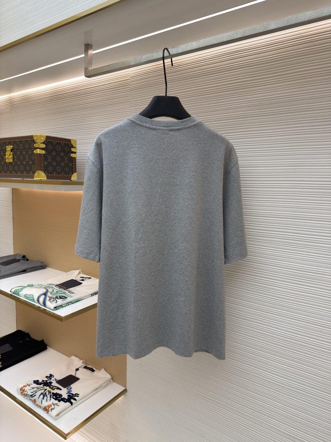 HERMES 爱马仕 贴饰皮革图案圆领短袖 T恤 夏款 灰色 蓝色 白色 A0 H557930HA3K