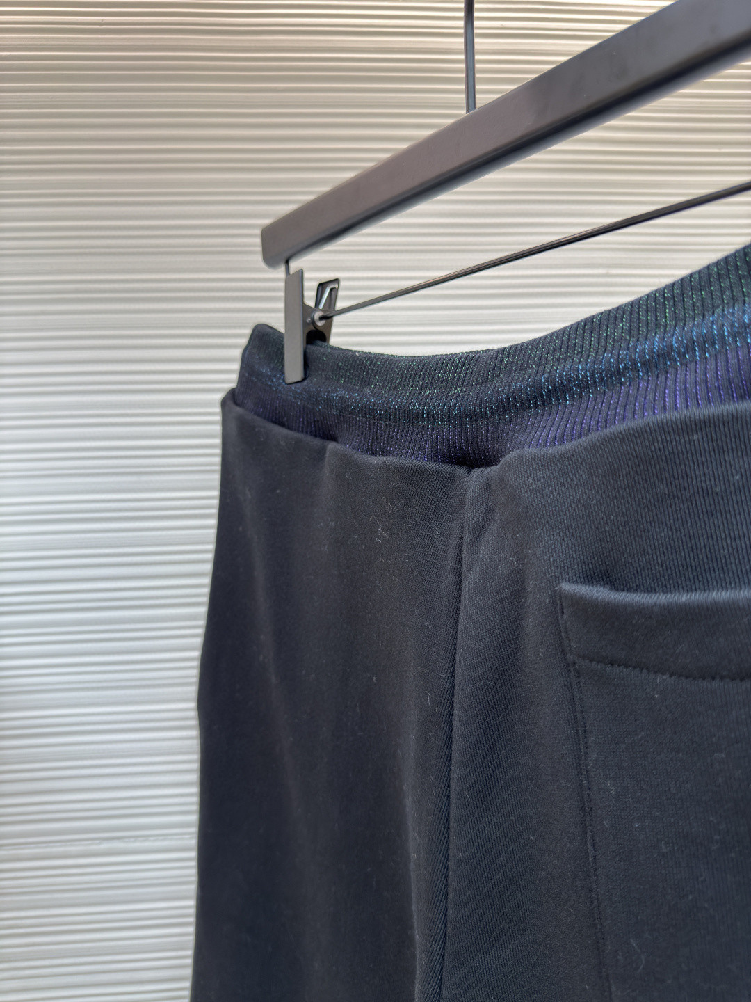 LOUIS VUITTON 路易威登 LV 学院风标识刺绣休闲裤 短裤 裤子 五分裤 黑色 A7 1AGTRE