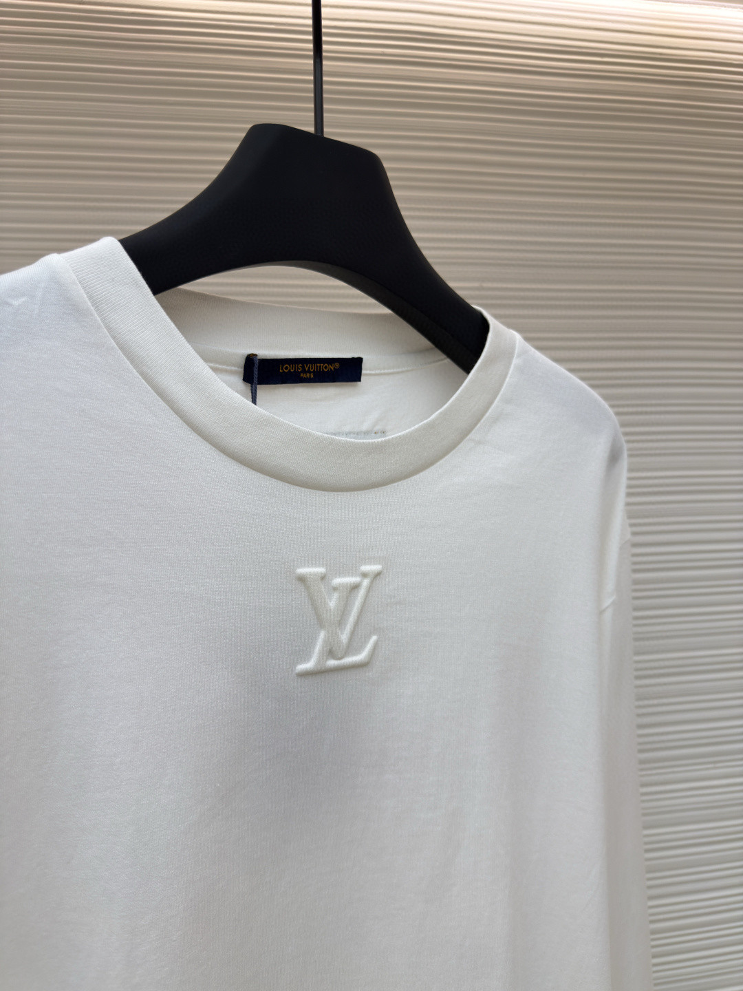 LOUIS VUITTON 路易威登 暗纹浮雕长袖打底衫 T恤 白色 黑色 A2 1AGJQJ