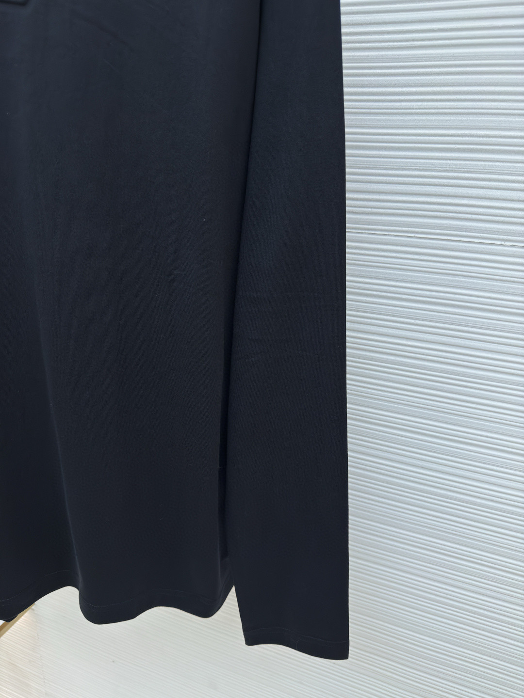 LOUIS VUITTON 路易威登 暗纹浮雕长袖打底衫 T恤 白色 黑色 A2 1AGJQJ