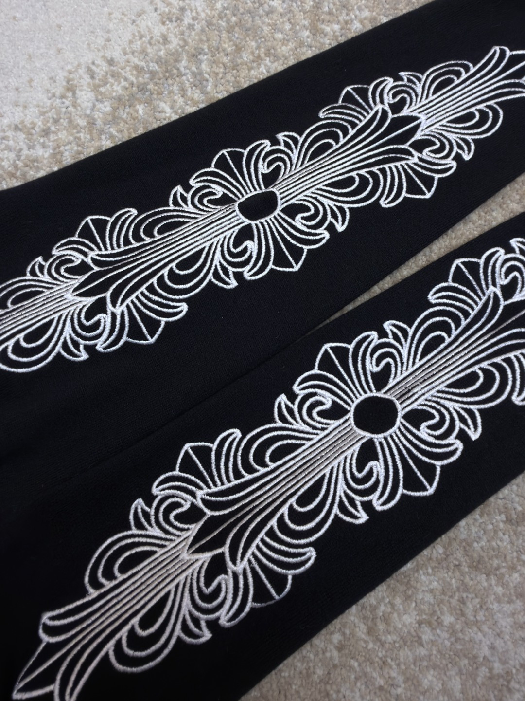 Chrome Hearts 克罗心 花臂卷轴绣花毛衣 针织衫 长袖 黑色 B0 