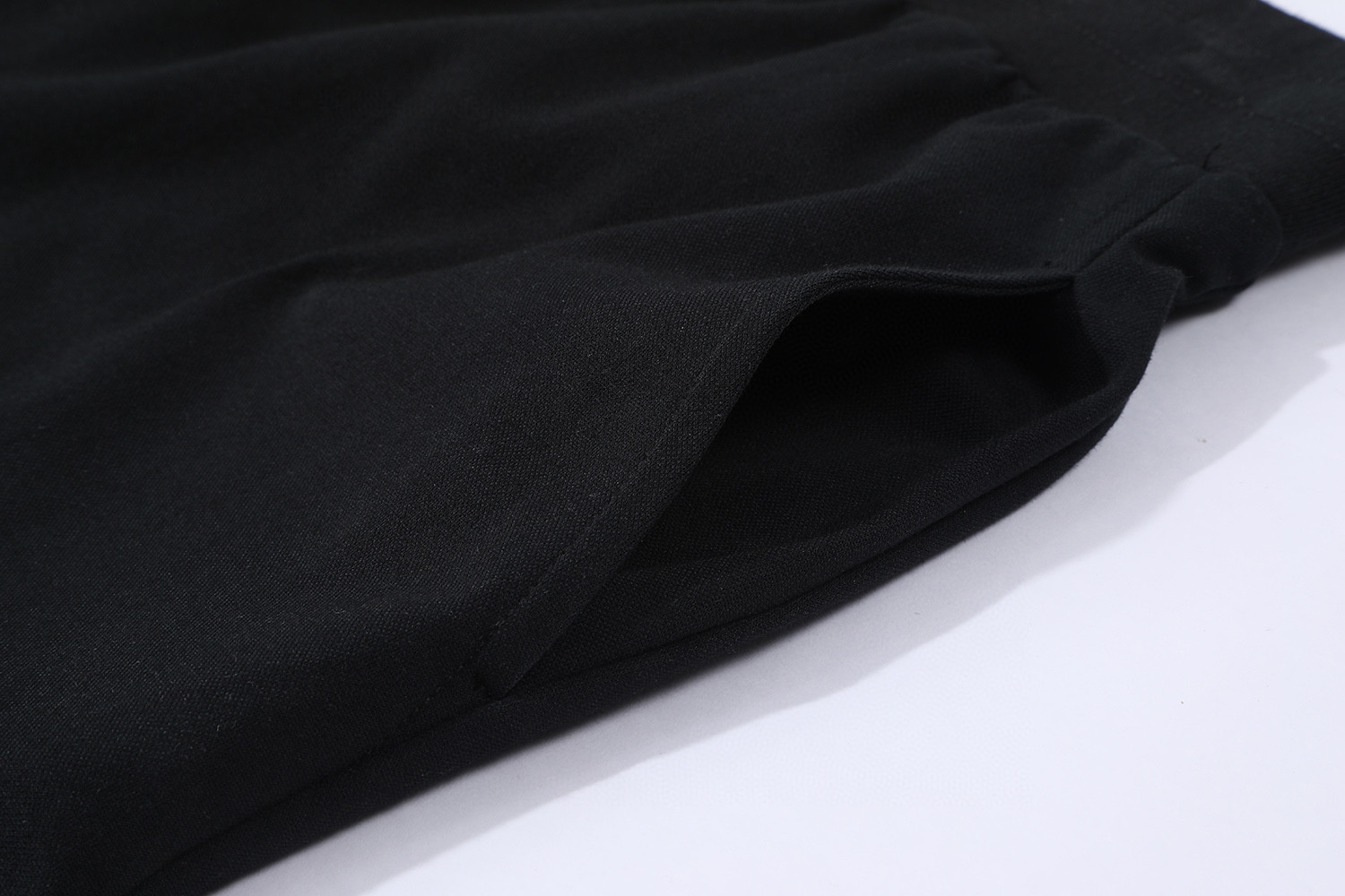 LOUIS VUITTON 路易威登 LV 针织烫钻 短裤 休闲裤 裤子 五分裤  黑色 A2 1AGTT9