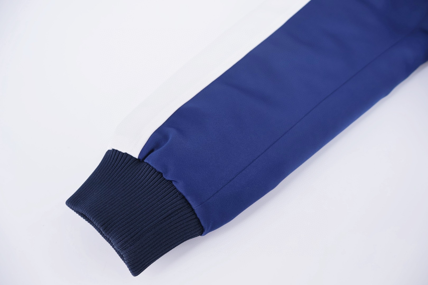 LOUIS VUITTON 路易威登 马年限定元素刺绣棉服 棒球服 夹克 外套 蓝色 C0 1AJBG8