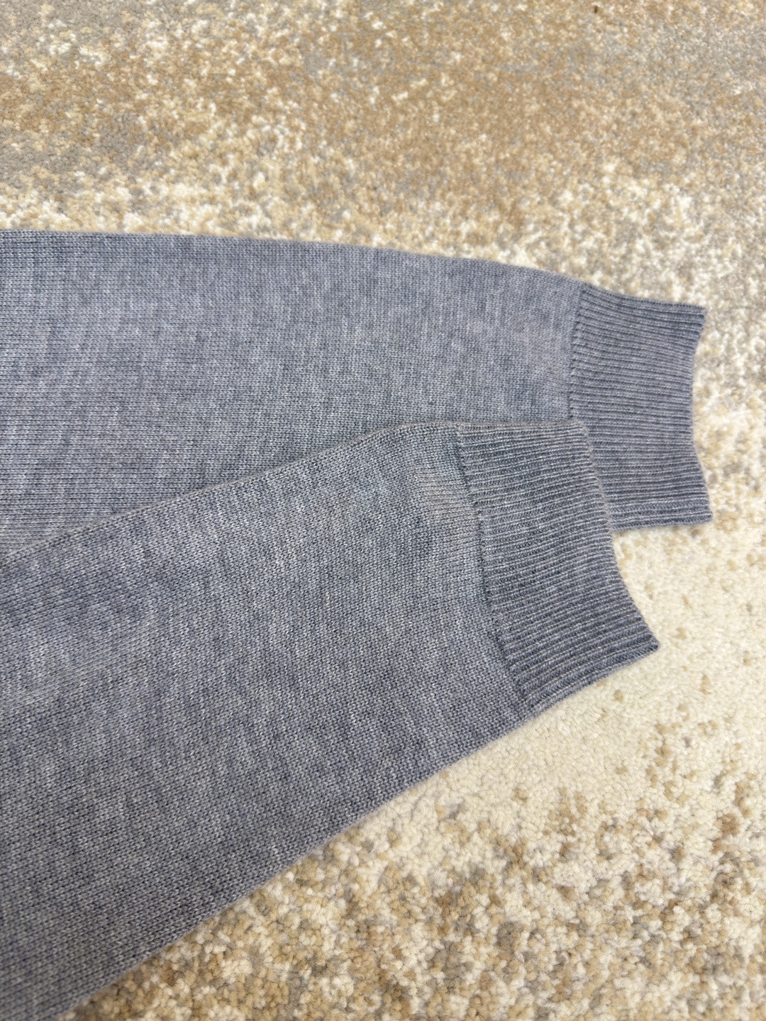 GUCCl 古驰 彩色提花logo羊毛针织衫 毛衣 外套 长袖 灰色 B0 833668-XKEYH-1015