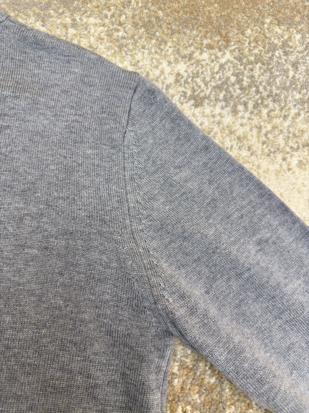 GUCCl 古驰 彩色提花logo羊毛针织衫 毛衣 外套 长袖 灰色 B0 833668-XKEYH-1015