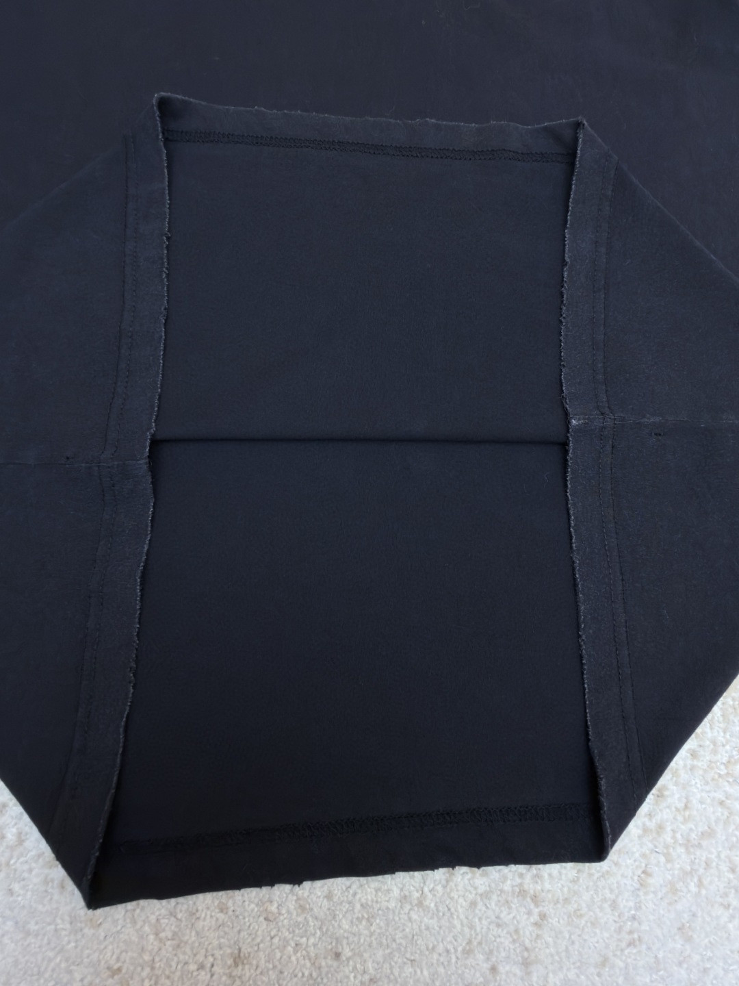 Balenciaga 巴黎世家 白底胶印花短袖 T恤 圆领 夏季 黑色 白色 A0 764235TTVL61041