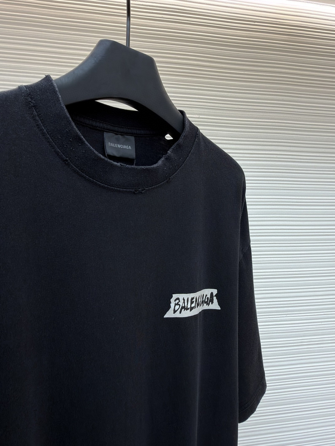 Balenciaga 巴黎世家 白底胶印花短袖 T恤 圆领 夏季 黑色 白色 A0 764235TTVL61041