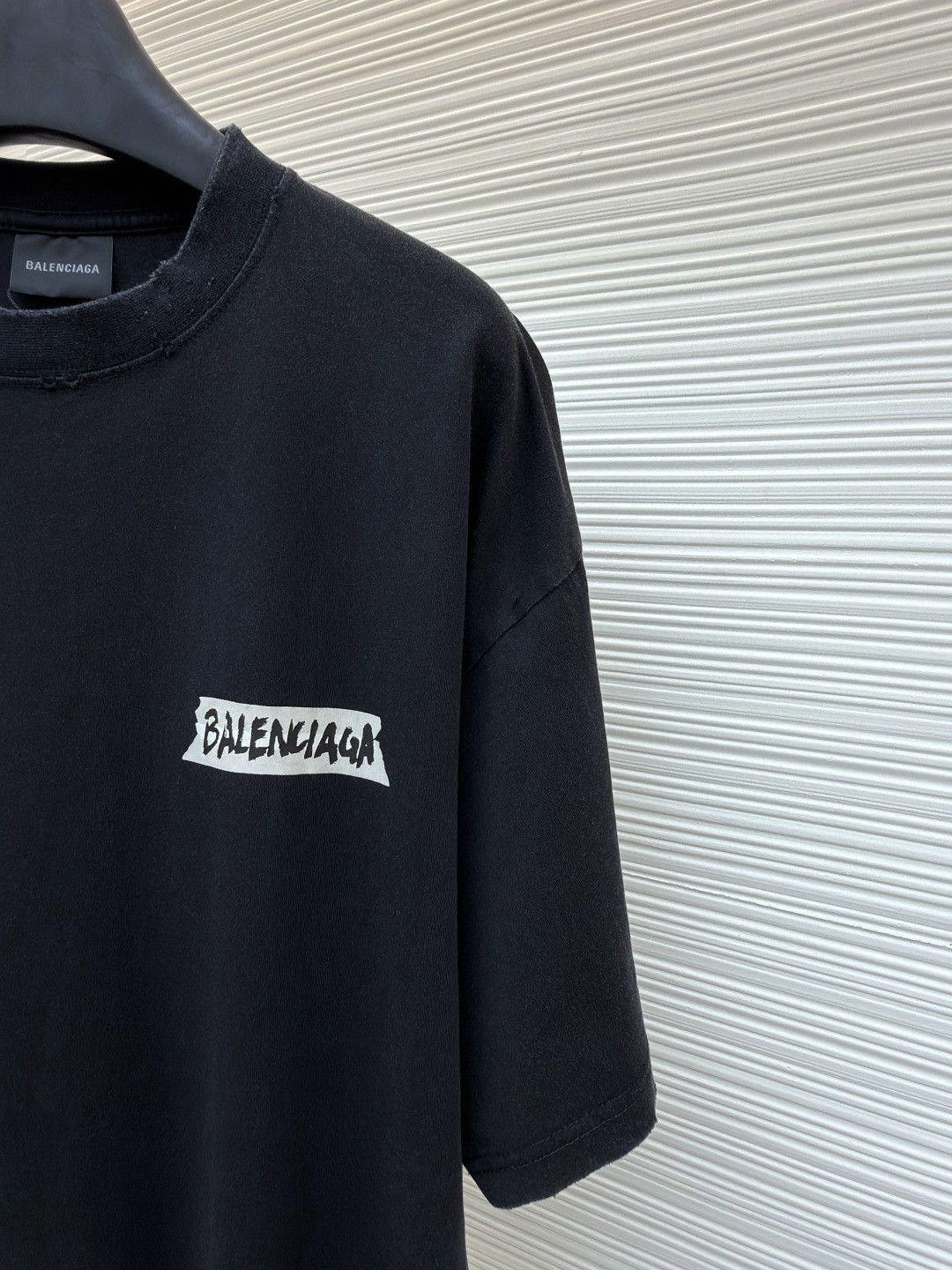 Balenciaga 巴黎世家 白底胶印花短袖 T恤 圆领 夏季 黑色 白色 A0 764235TTVL61041