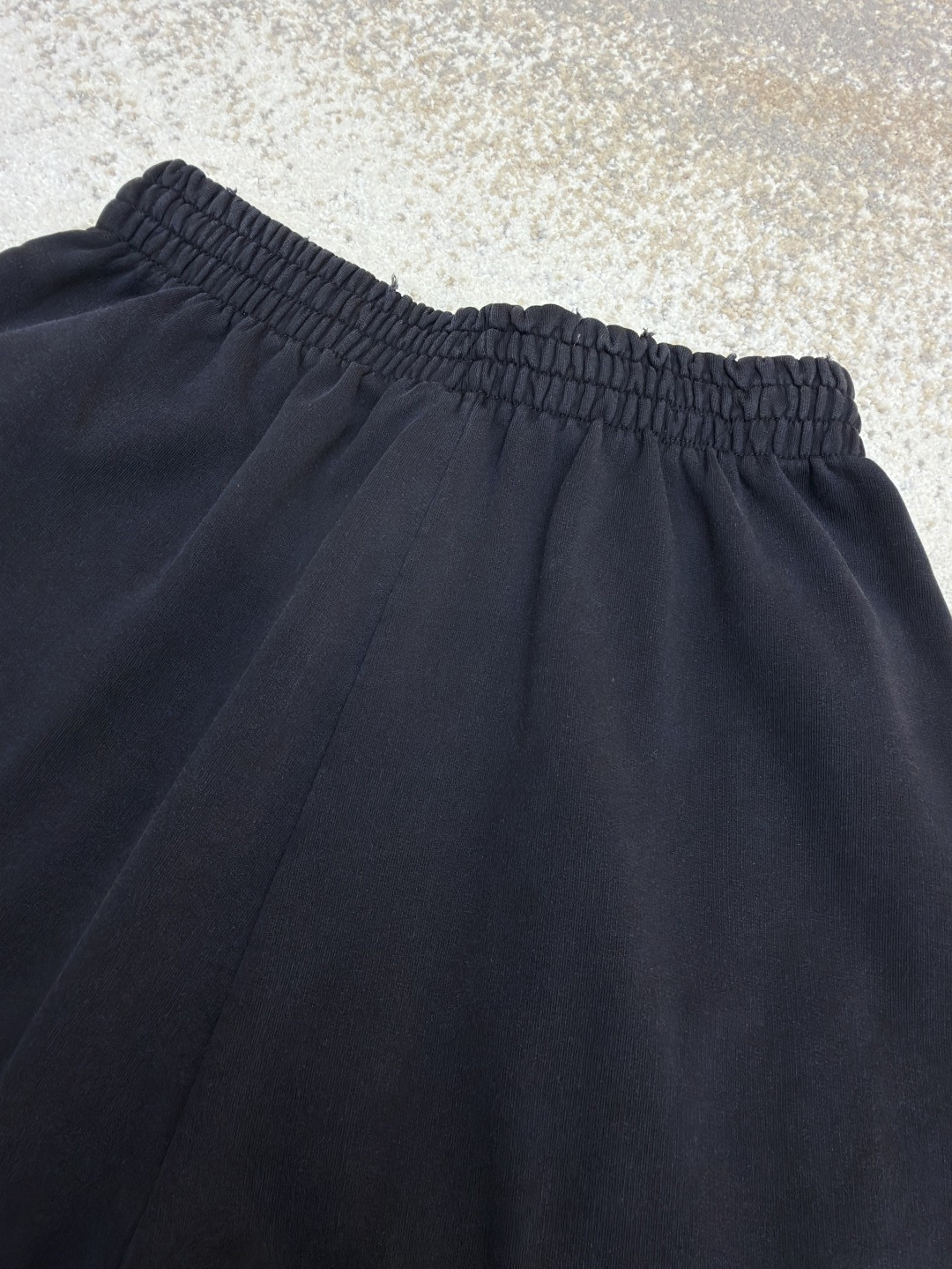 Balenciaga 巴黎世家 白底胶印花松紧腰运动裤 长裤 裤子 休闲裤 黑色 B0 846917TTVL81041