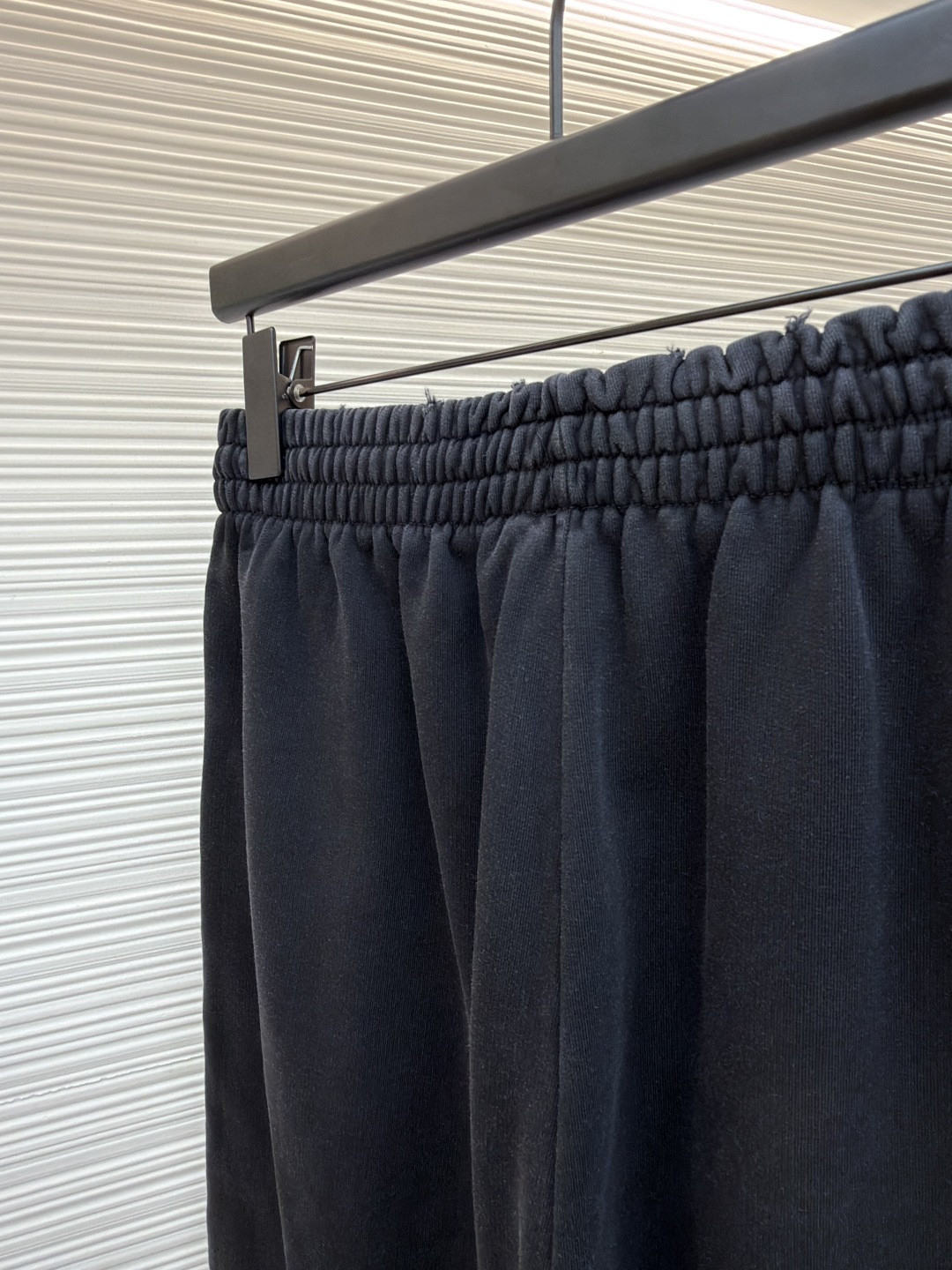 Balenciaga 巴黎世家 白底胶印花松紧腰运动裤 长裤 裤子 休闲裤 黑色 B0 846917TTVL81041