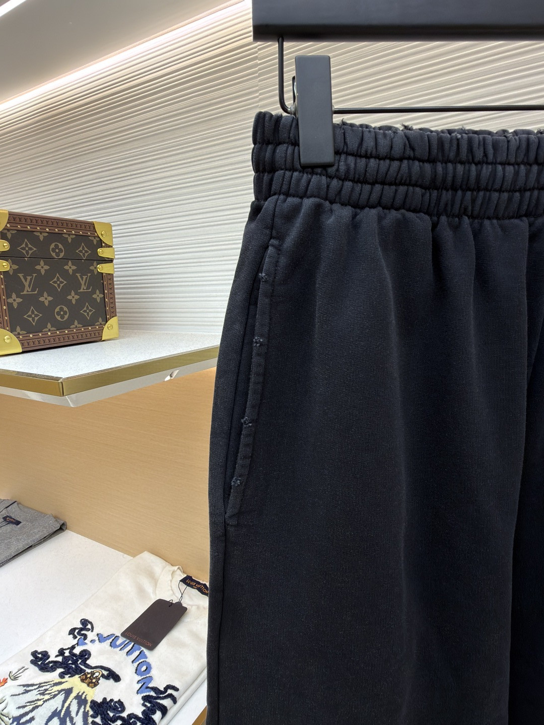 Balenciaga 巴黎世家 白底胶印花松紧腰运动裤 长裤 裤子 休闲裤 黑色 B0 846917TTVL81041