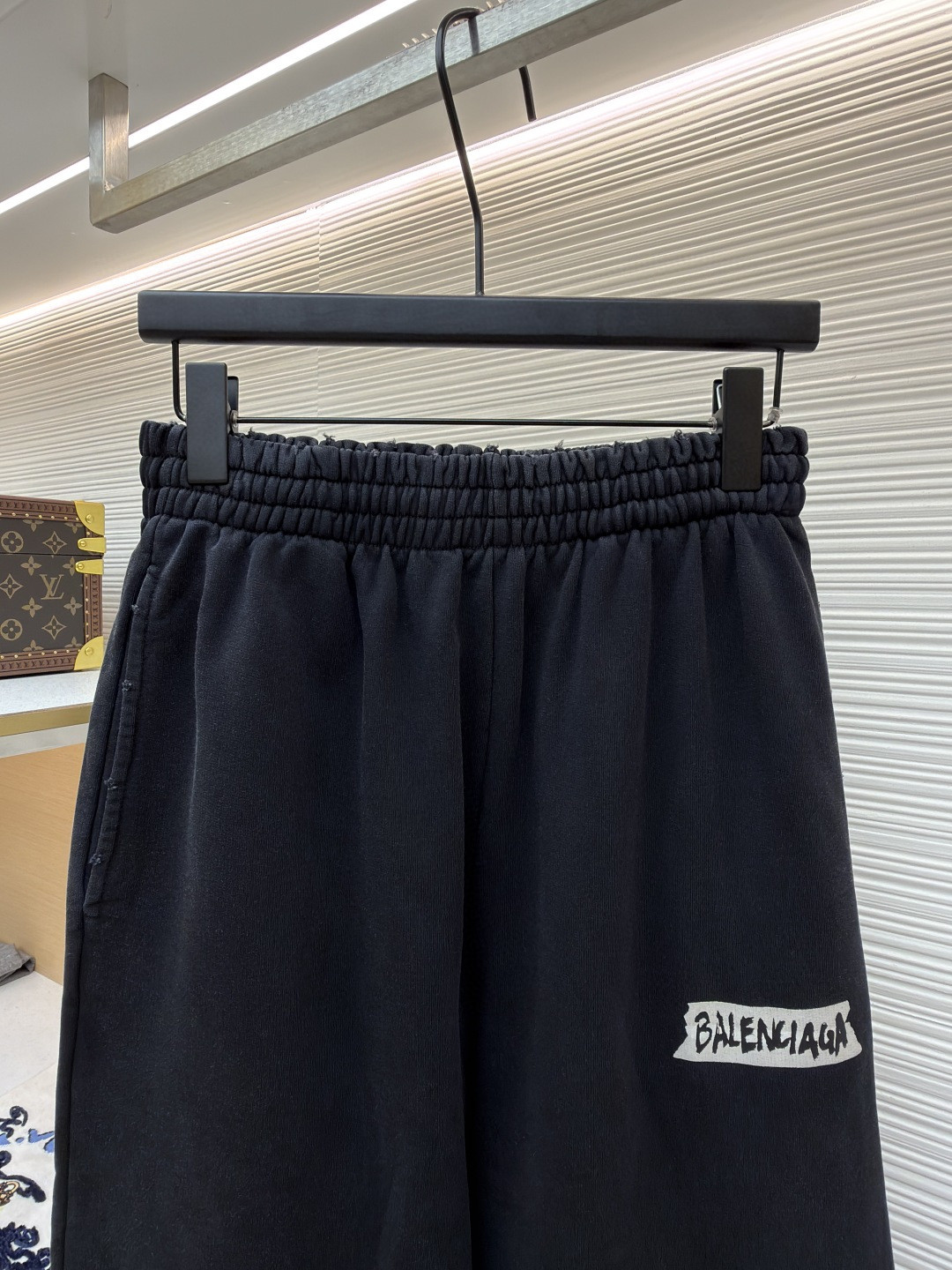 Balenciaga 巴黎世家 白底胶印花松紧腰运动裤 长裤 裤子 休闲裤 黑色 B0 846917TTVL81041