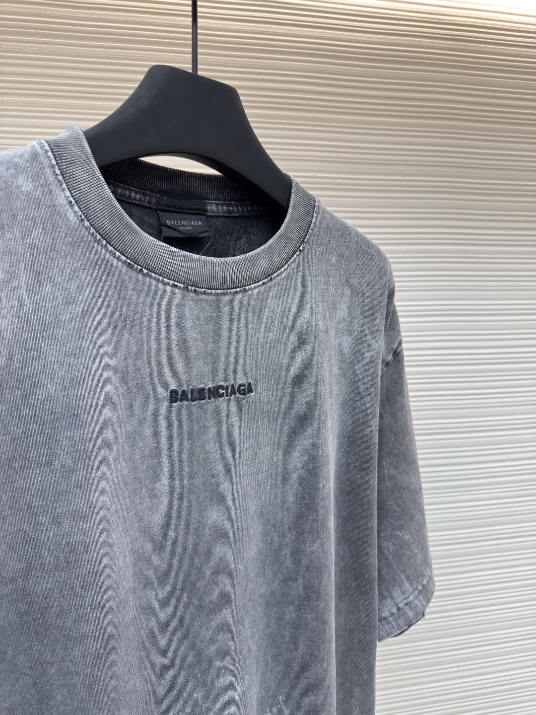 Balenciaga 巴黎世家 水洗做旧油漆泼墨刺绣字母短袖 T恤 圆领 夏季 A5 