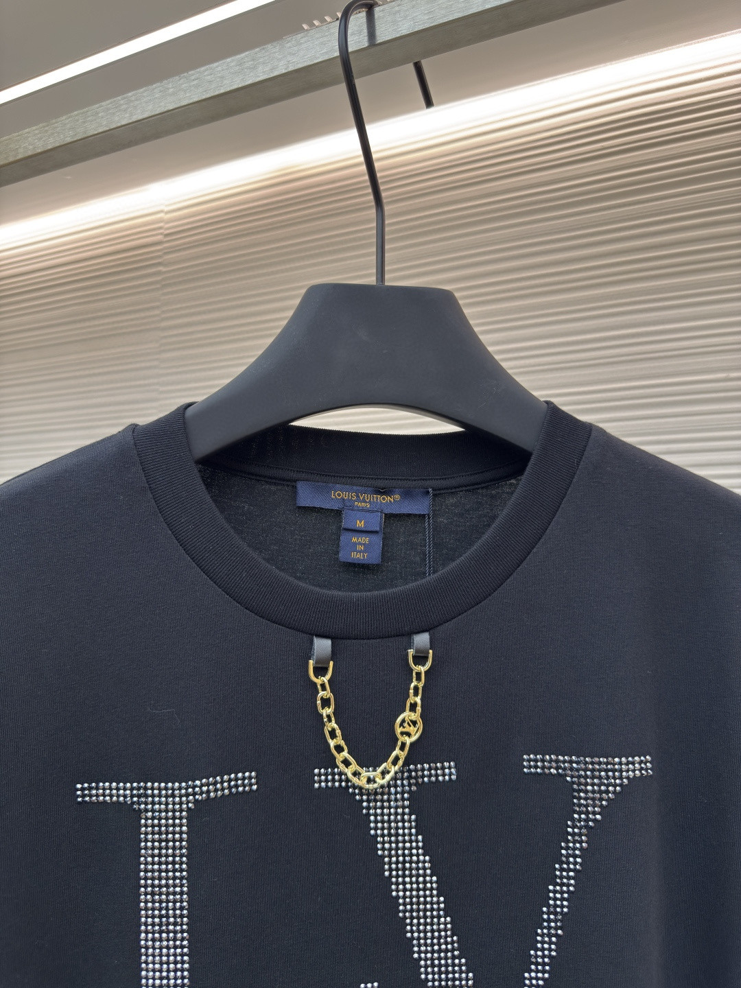 LOUIS VUITTON 路易威登 LV 链条烫钻logo圆领T恤 短袖 女款 白色 黑色 A0 1AI484
