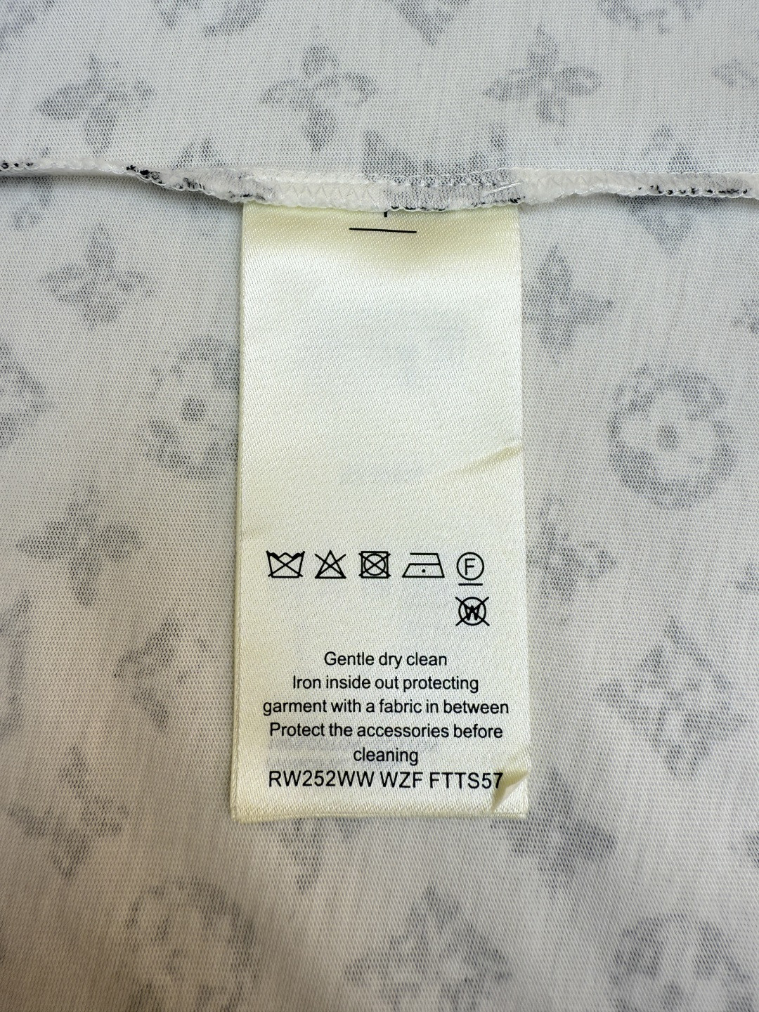 LOUIS VUITTON 路易威登 LV 链条满印logo圆领T恤 短袖 女款 白色 A0 1AGTSZ