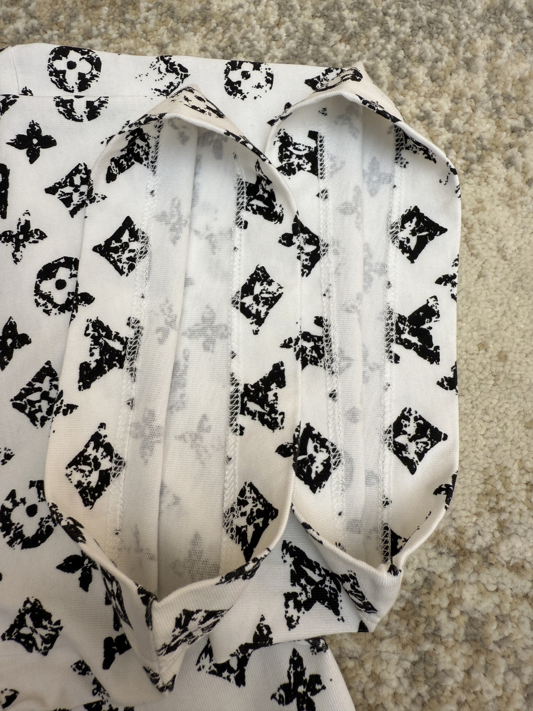 LOUIS VUITTON 路易威登 LV 链条满印logo圆领T恤 短袖 女款 白色 A0 1AGTSZ