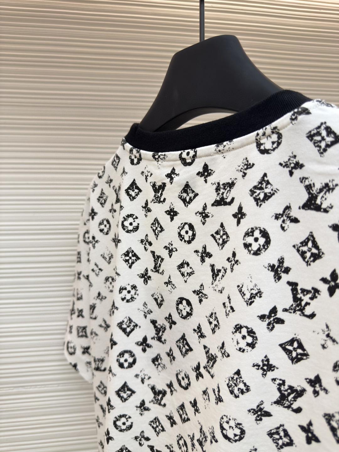 LOUIS VUITTON 路易威登 LV 链条满印logo圆领T恤 短袖 女款 白色 A0 1AGTSZ