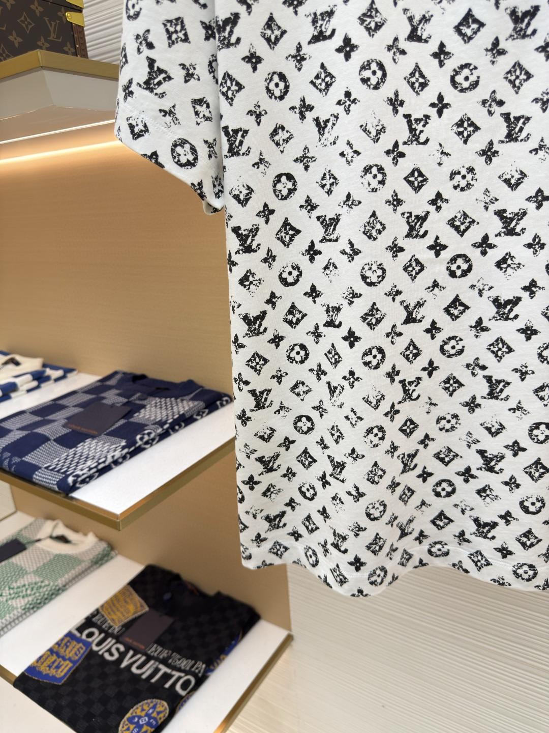 LOUIS VUITTON 路易威登 LV 链条满印logo圆领T恤 短袖 女款 白色 A0 1AGTSZ