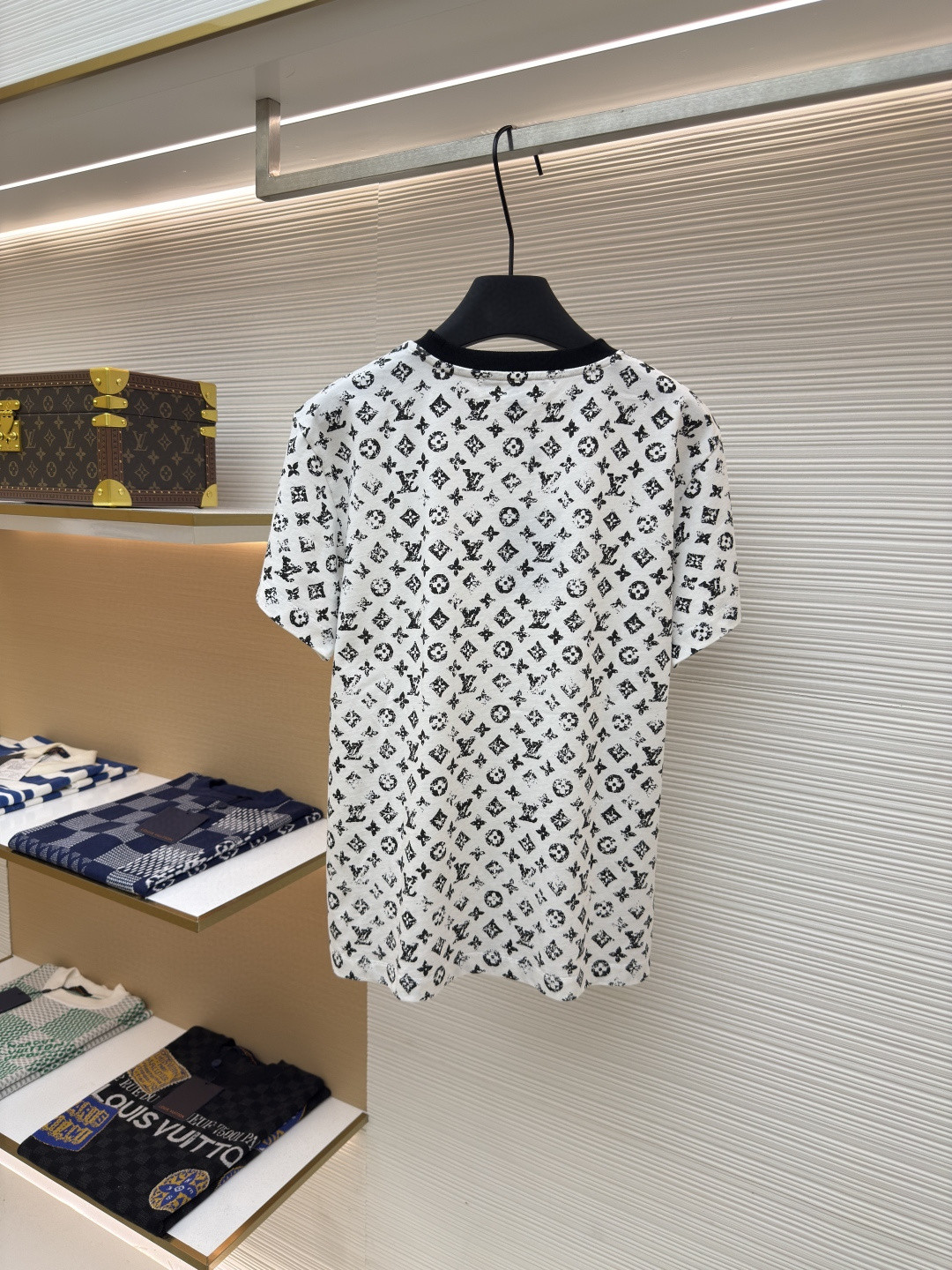 LOUIS VUITTON 路易威登 LV 链条满印logo圆领T恤 短袖 女款 白色 A0 1AGTSZ