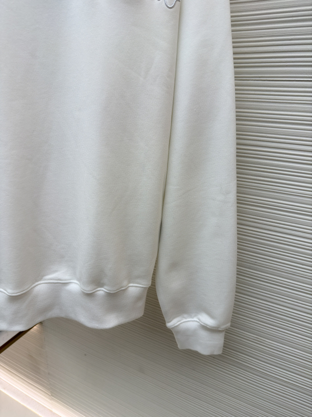 DIOR 迪奥 织缎徽章圆领卫衣 外套 长袖 白色 A7 613J694B0531-C080