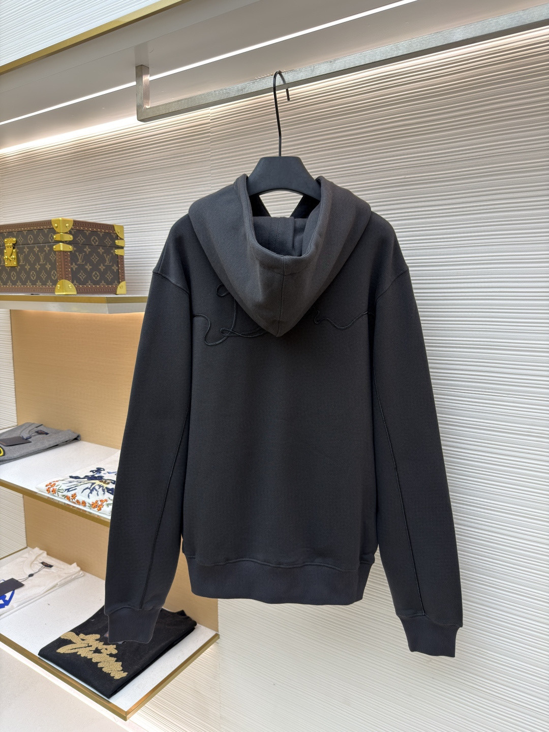 DIOR 迪奥 织缎徽章连帽卫衣 外套 长袖 黑色 B0 613J691C0531-C889