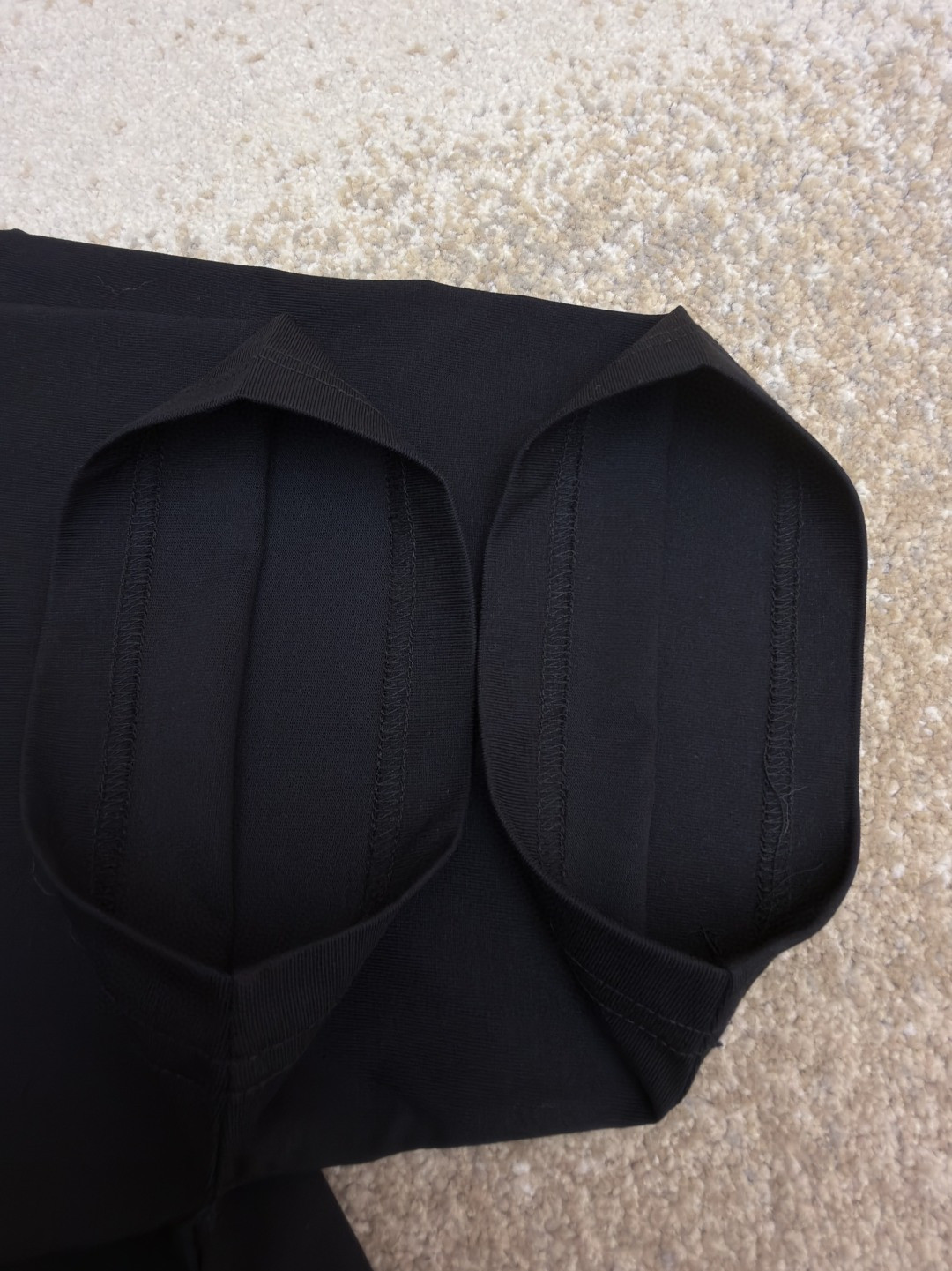 GUCCI 古驰 锋刃字母logo印花 短袖 T恤 圆领 套头 夏季 黑色（黄红） 白色（黄粉）A0 