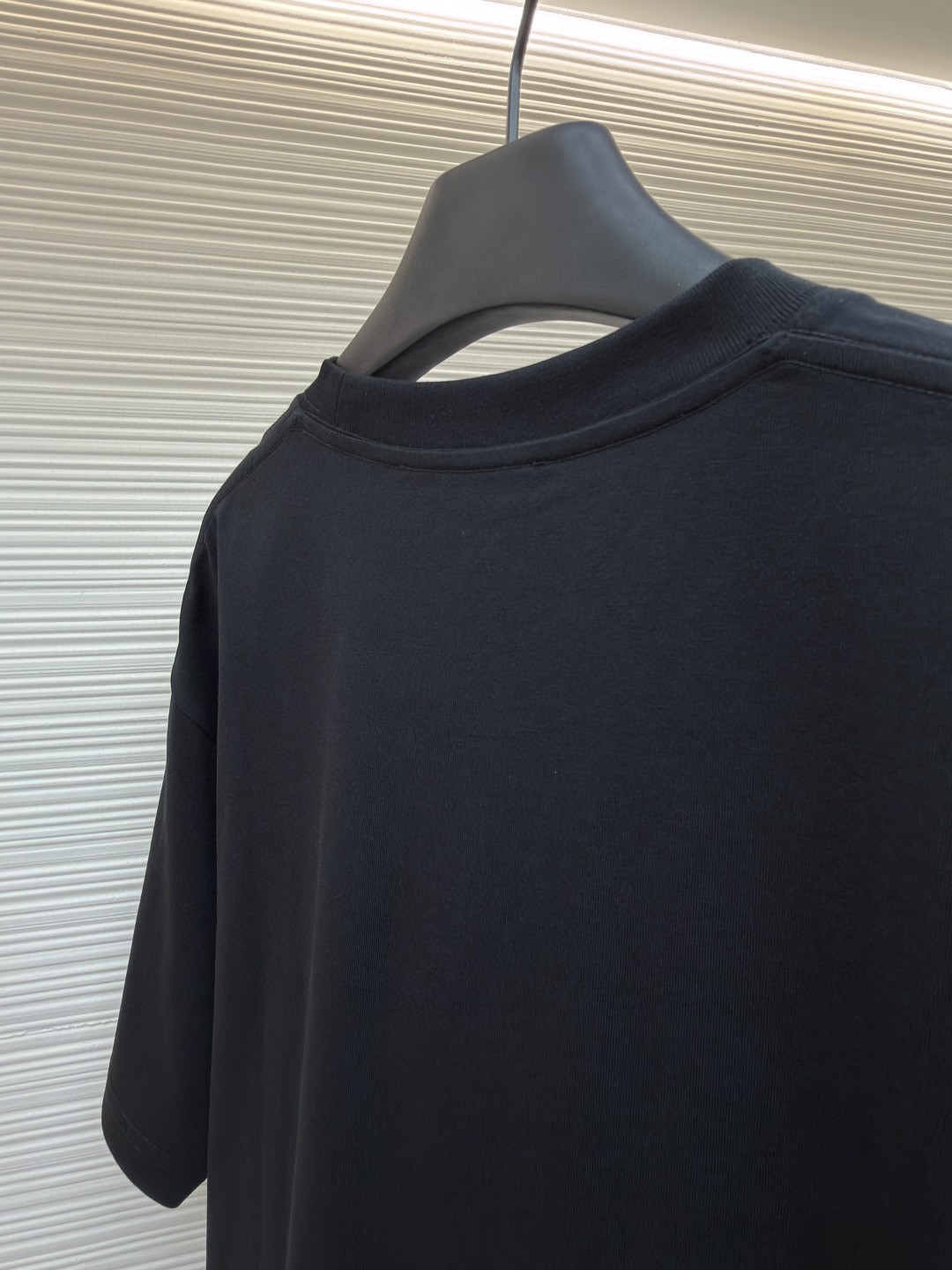 GUCCI 古驰 锋刃字母logo印花 短袖 T恤 圆领 套头 夏季 黑色（黄红） 白色（黄粉）A0 