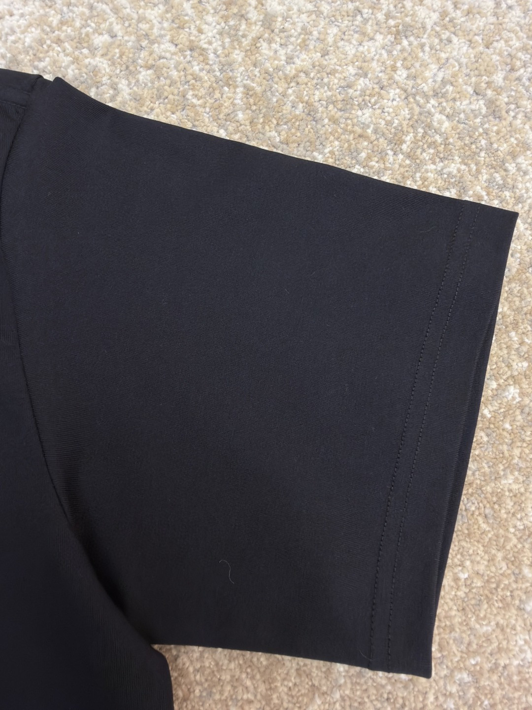 GUCCI 古驰 锋刃字母logo印花 短袖 T恤 圆领 套头 夏季 黑色（黄红） 白色（黄粉）A0 