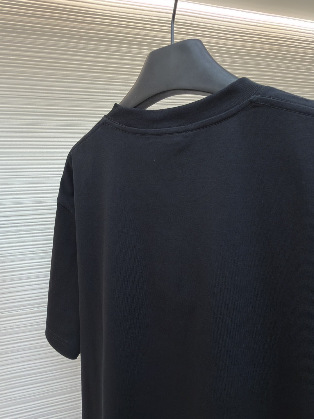 GUCCI 古驰 锋刃字母logo印花 短袖 T恤 圆领 套头 夏季 黑色（黄红） 白色（黄粉）A0 