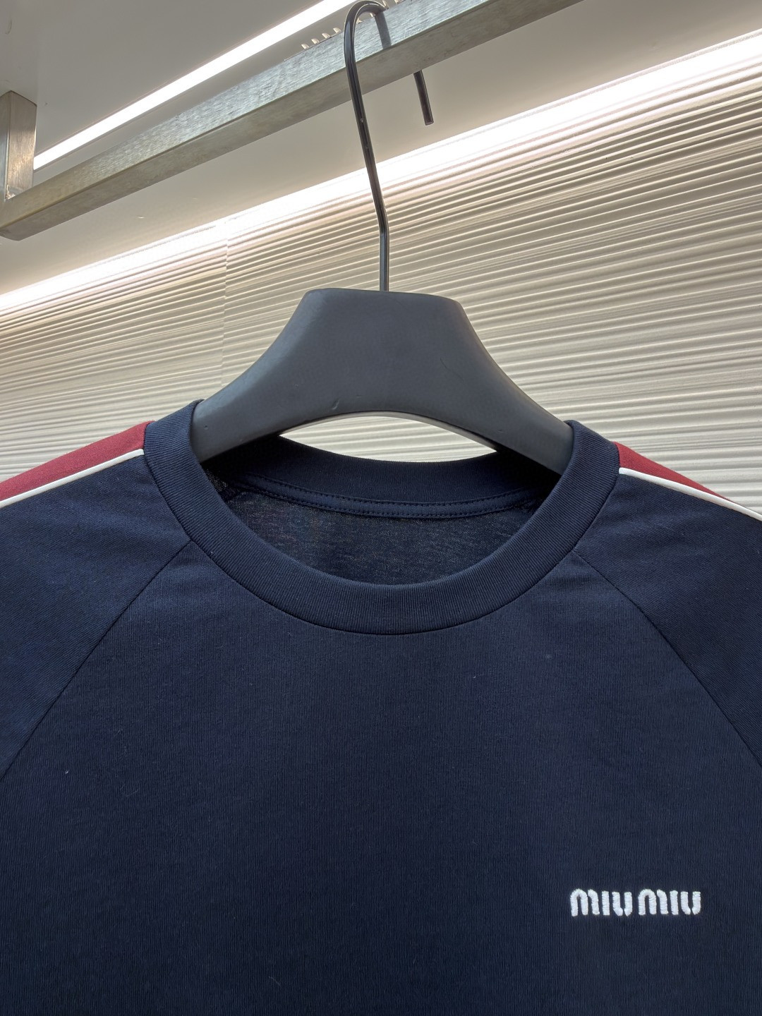 MIU MIU 缪缪 撞色织带长袖T恤 打底衫 女款 蓝色 A5 MJLA24-182D-F0X58-S-OOO