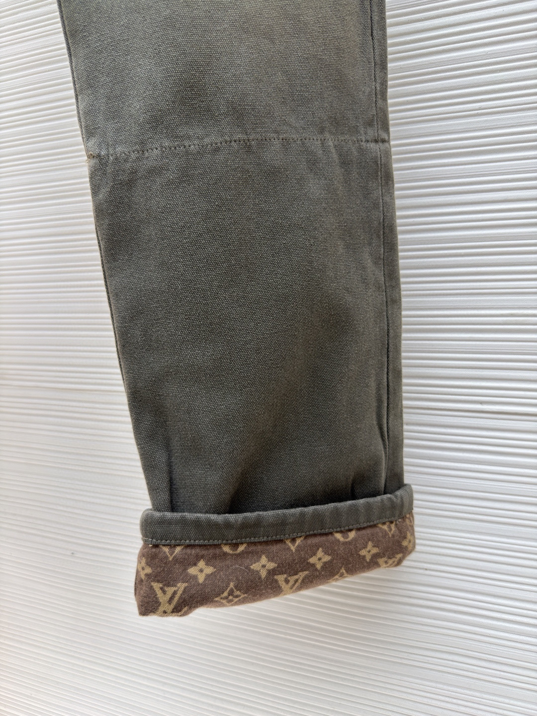 LOUIS VUITTON 路易威登 字母提花军绿珠帆卷边牛仔裤 长裤 裤子 B0 1AJCU2