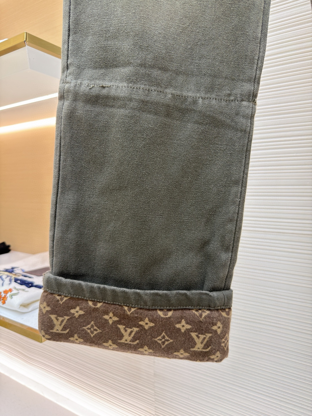 LOUIS VUITTON 路易威登 字母提花军绿珠帆卷边牛仔裤 长裤 裤子 B0 1AJCU2