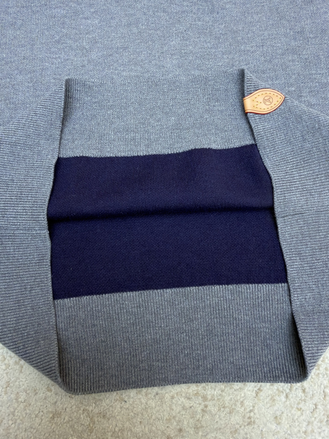 LOUIS VUITTON 路易威登 字母皮革标识针织连帽衫 卫衣 外套 灰色 B0 1AJSNV