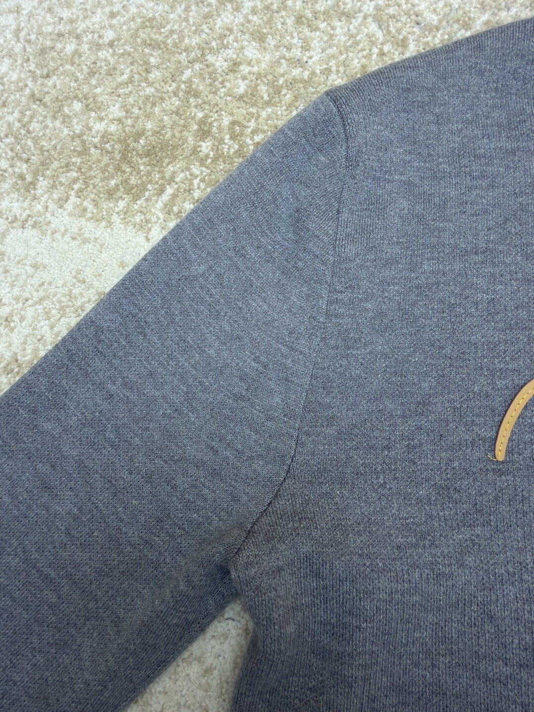 LOUIS VUITTON 路易威登 字母皮革标识针织连帽衫 卫衣 外套 灰色 B0 1AJSNV