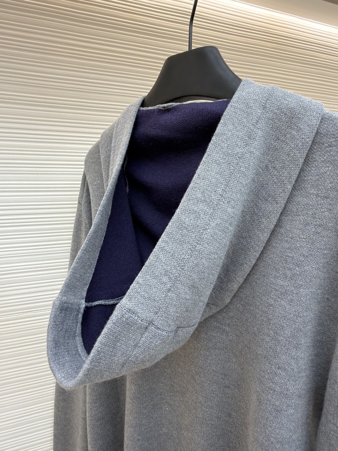 LOUIS VUITTON 路易威登 字母皮革标识针织连帽衫 卫衣 外套 灰色 B0 1AJSNV