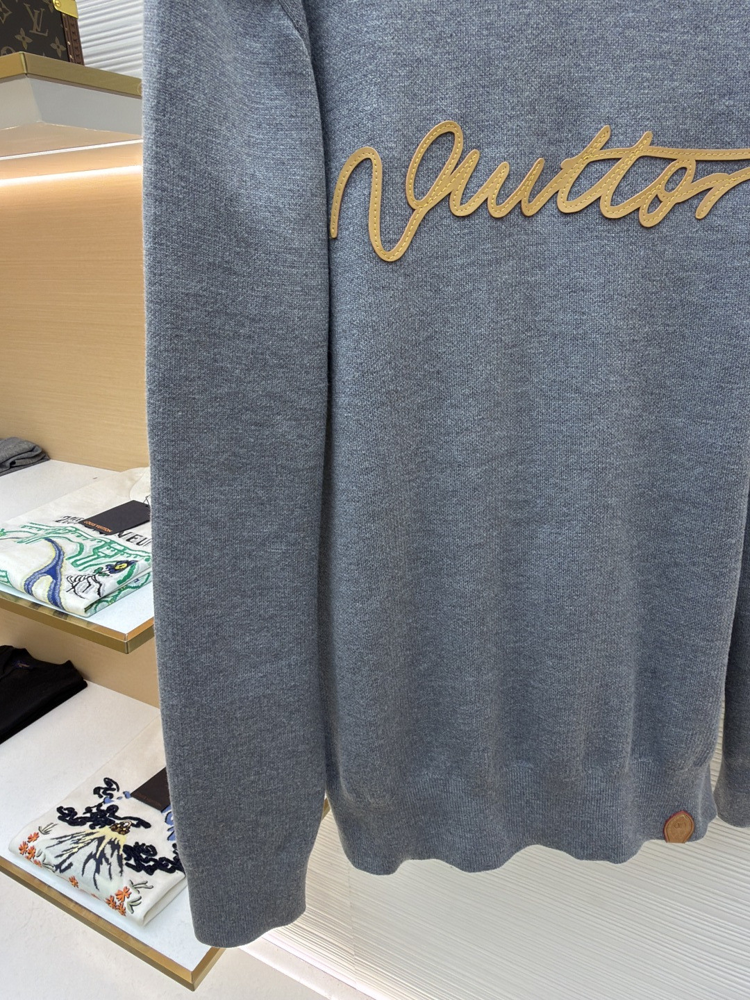 LOUIS VUITTON 路易威登 字母皮革标识针织连帽衫 卫衣 外套 灰色 B0 1AJSNV