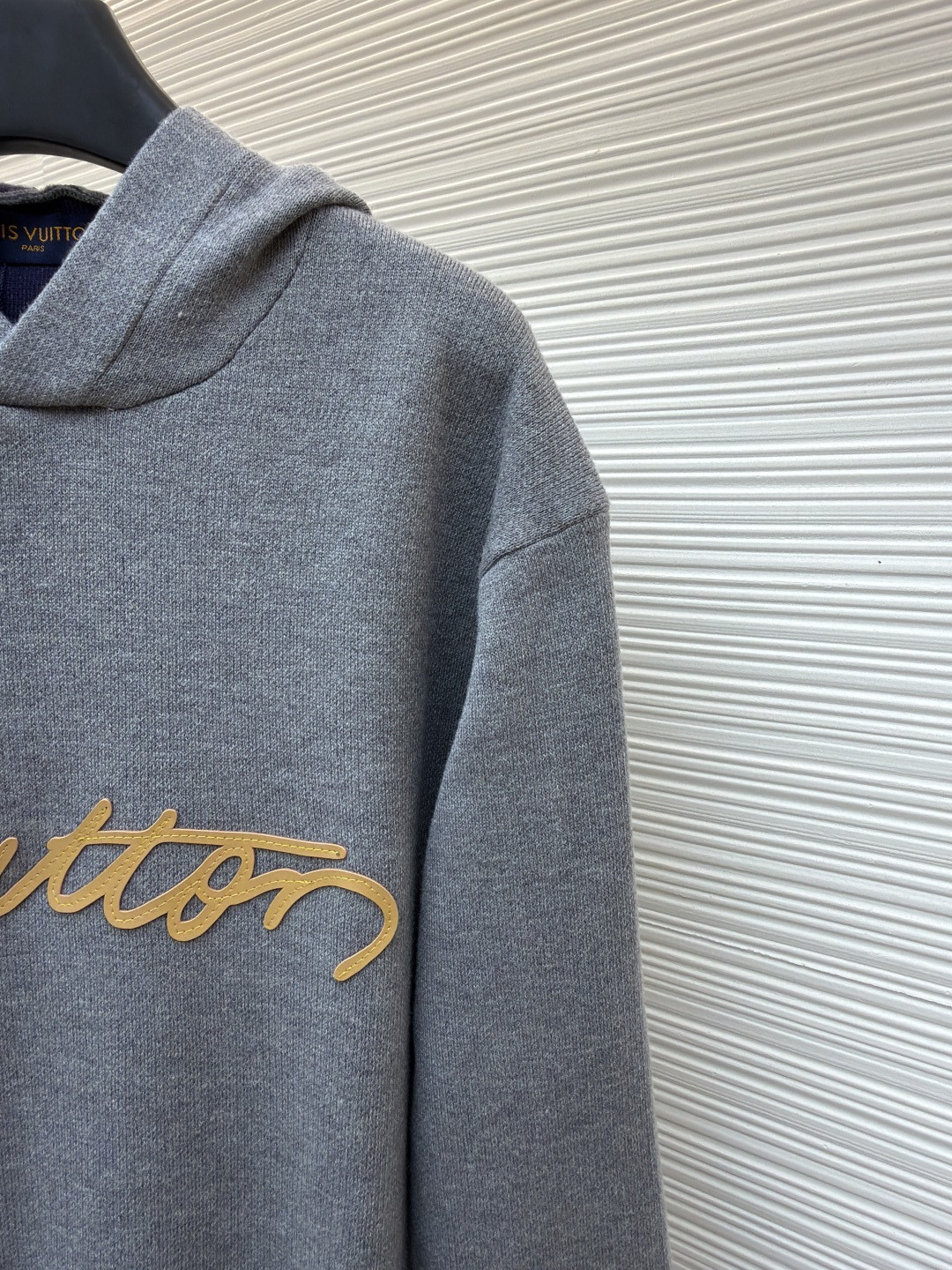 LOUIS VUITTON 路易威登 字母皮革标识针织连帽衫 卫衣 外套 灰色 B0 1AJSNV