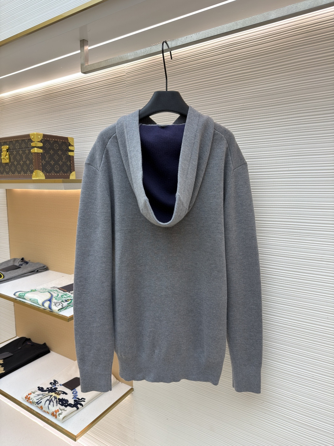 LOUIS VUITTON 路易威登 字母皮革标识针织连帽衫 卫衣 外套 灰色 B0 1AJSNV