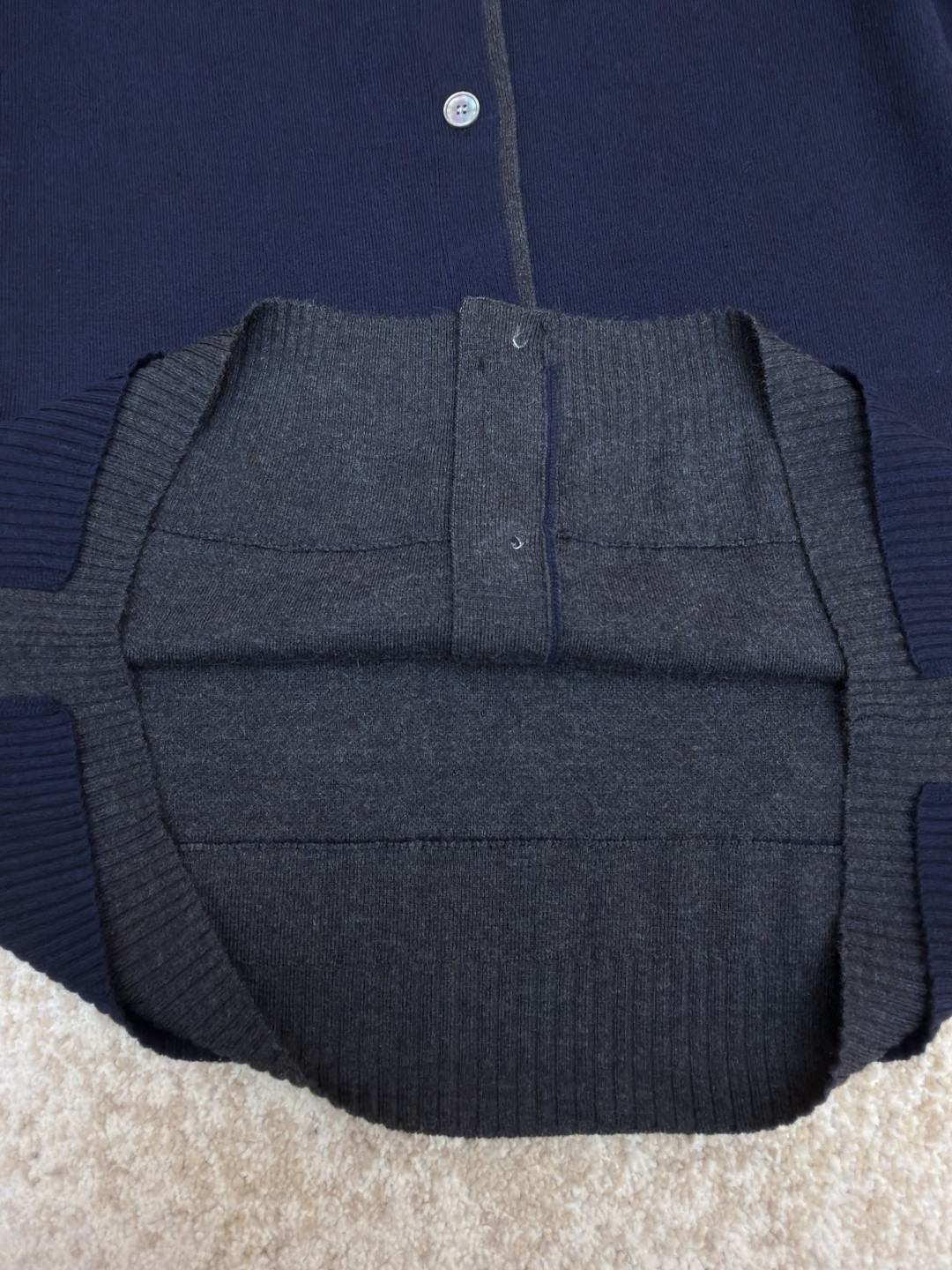 MIU MIU 缪缪 拼色假两件V领开衫 毛衣 外套 长袖 灰色 蓝色 B0 MMF918-15RK-F0G55-S-OOO